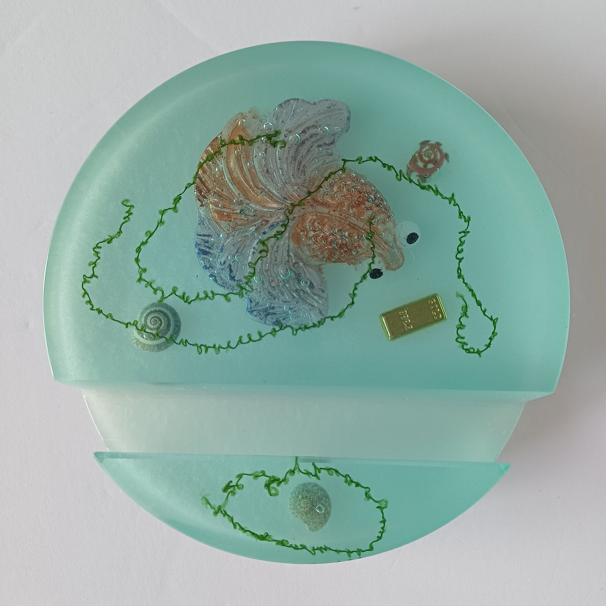 Round Resin Phone Holder, Fish, Frog or Glow in the Dark Anemone, Handmade Water Life Desk Decor, Nature Lover Gift