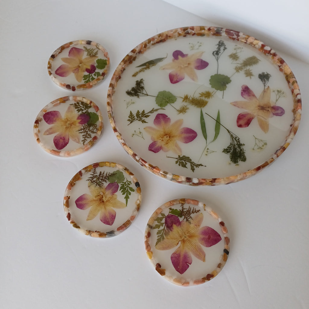12 in Serving Tray with 4 matching  Coasters, real flower and leaves