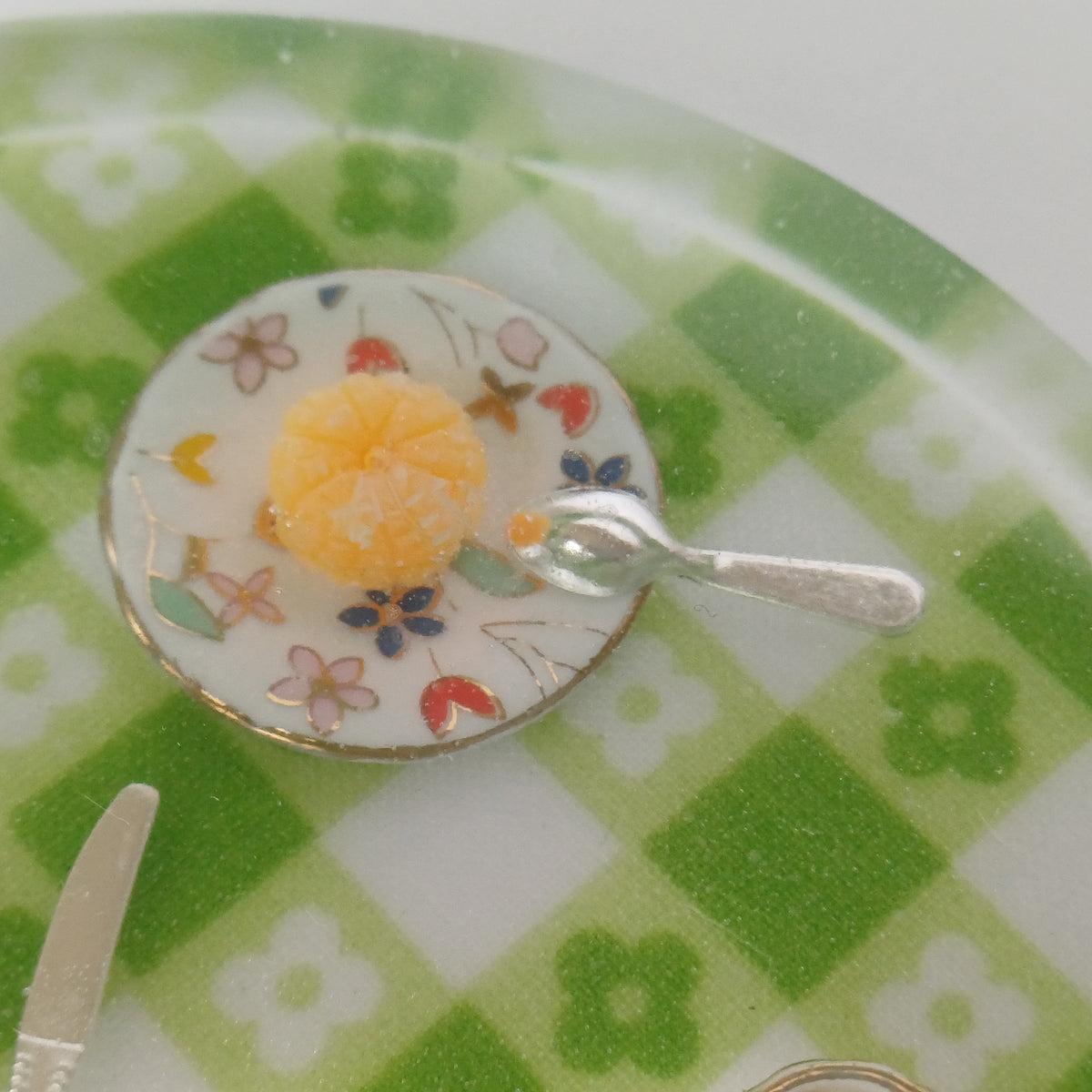 Round Artistic Resin Phone Holder, Mini Breakfast Scene or Fan and Petals, Handmade Desk Decor, Cute Gift for Her
