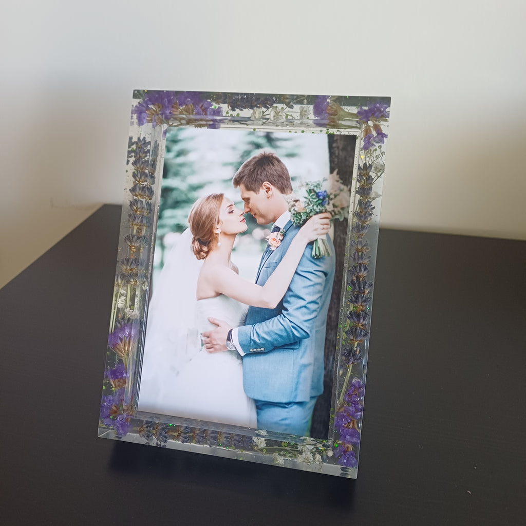 Photo Frame with Real FLowers, 6x4 in Photo Stand Included, Ready or Custom Made