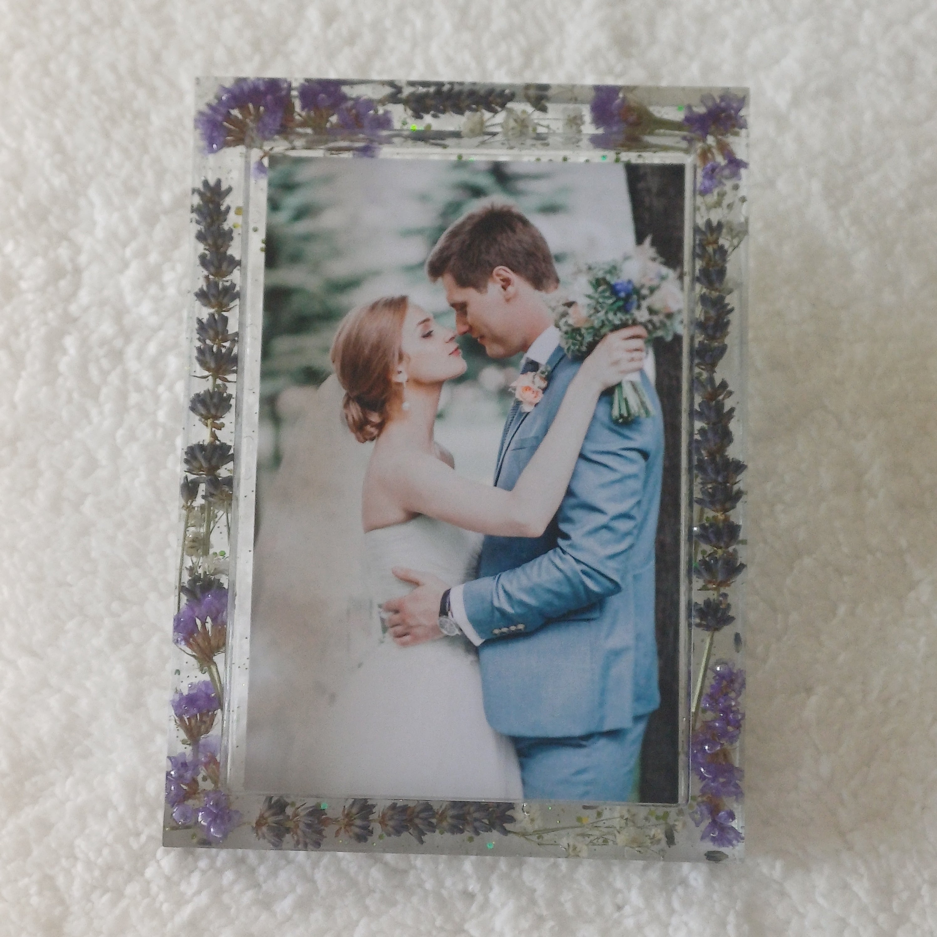 Photo Frame with Real FLowers, 6x4 in Photo Stand Included, Ready or Custom Made
