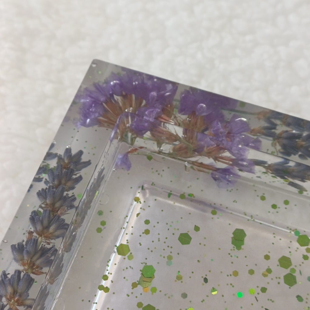 Photo Frame with Real FLowers, 6x4 in Photo Stand Included, Ready or Custom Made
