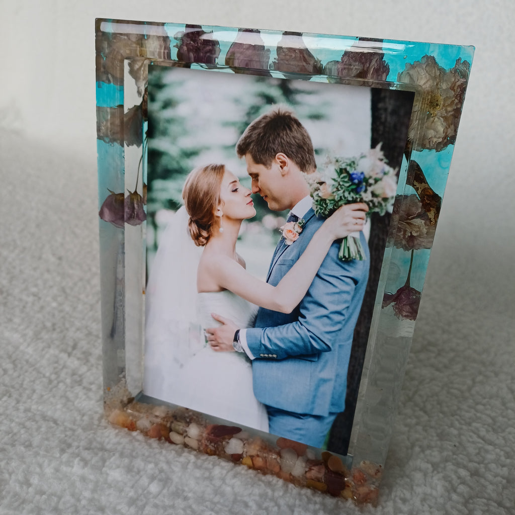 Wedding or Anniversary Photo Gift, Picture Frame with Real Flowers, 6x4 Photo with Stand, Ready to Ship