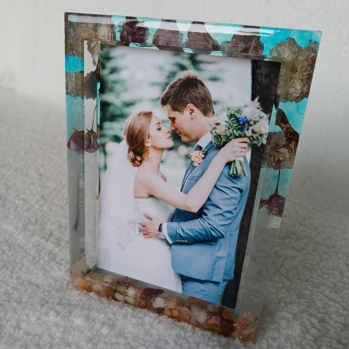 Wedding or Anniversary Photo Gift, Picture Frame with Real Flowers, 6x4 Photo with Stand, Ready to Ship