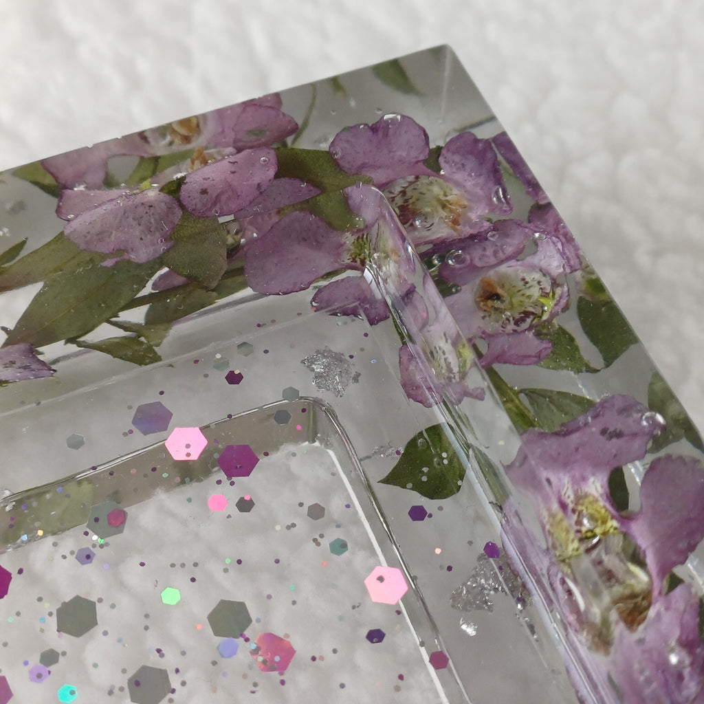 Wedding or Anniversary Photo Gift, Picture Frame with Real Flowers, 6x4 Photo with Stand, Ready to Ship