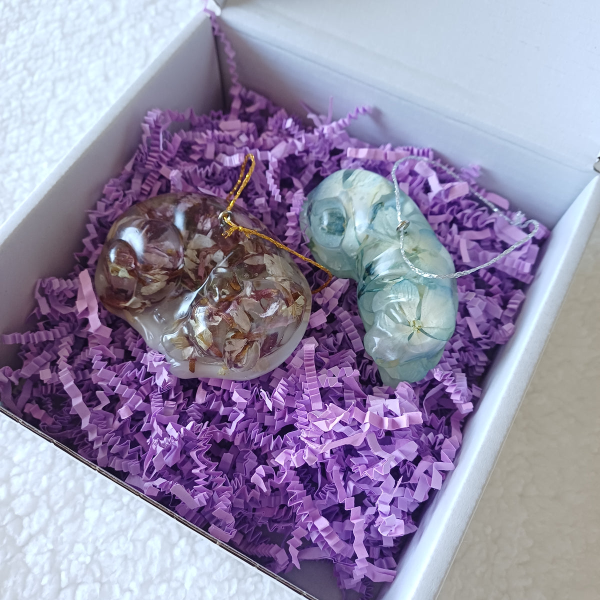 Christmas ornament - handmade resin pet figurine with real pressed flowers, in gift box