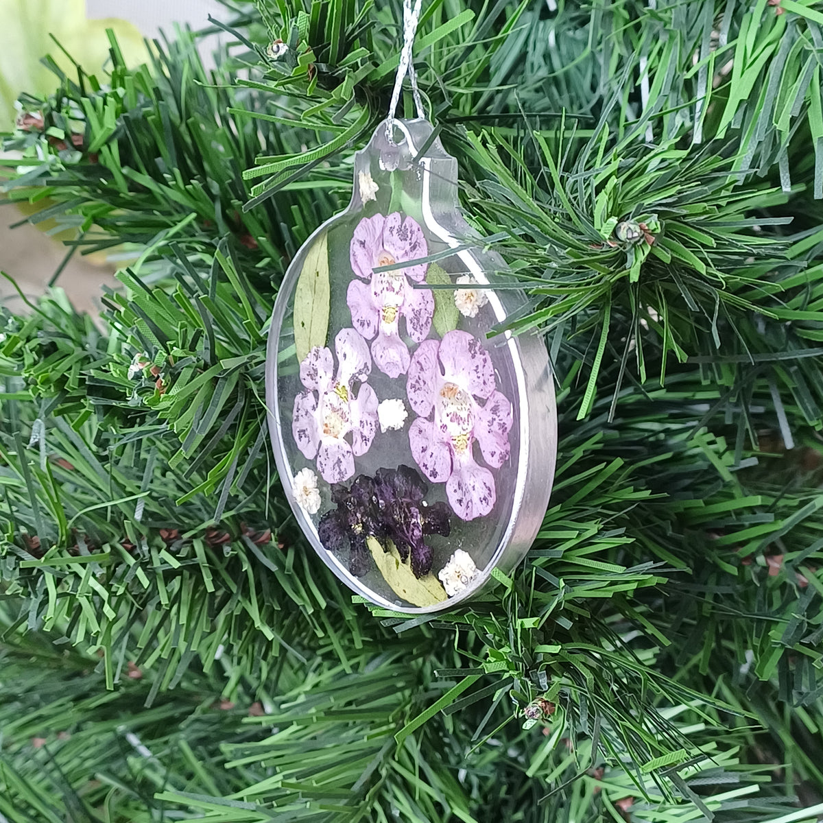 Real Flower Christmas Ornaments Set of 6, 2 in, in a Gift Box, Handmade Resin Ornaments with Dried Flowers, Ready to Give