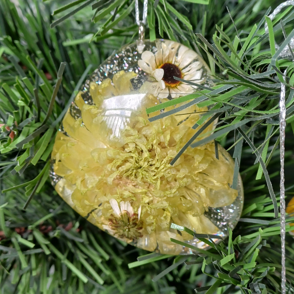 Real Flower Heart Resin Christmas Ornaments, Set of 3, in Gift Box, Handmade Keepsake Gift