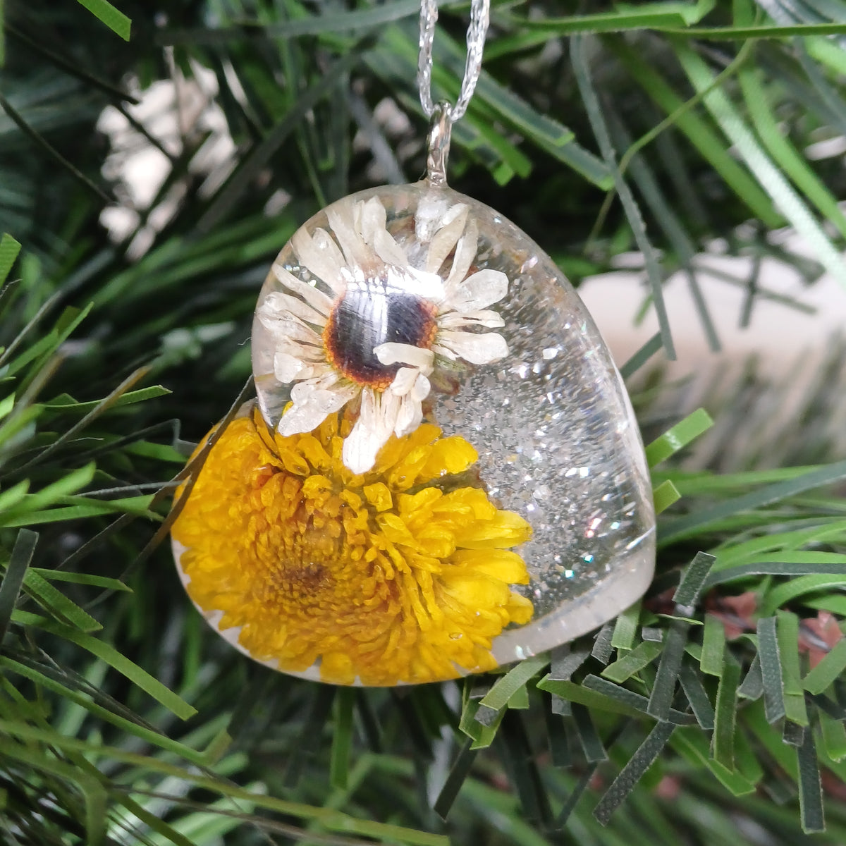 Real Flower Heart Resin Christmas Ornaments, Set of 3, in Gift Box, Handmade Keepsake Gift