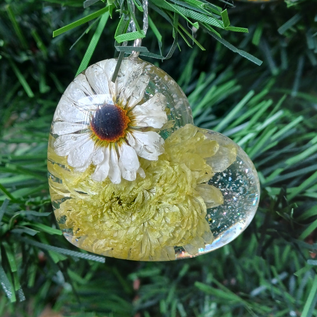Real Flower Heart Resin Christmas Ornaments, Set of 3, in Gift Box, Handmade Keepsake Gift