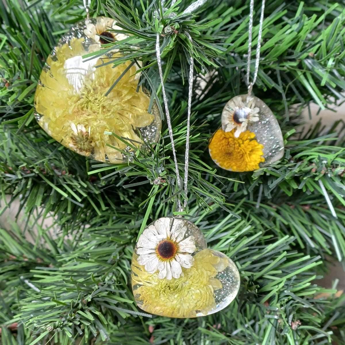 Real Flower Heart Resin Christmas Ornaments, Set of 3, in Gift Box, Handmade Keepsake Gift