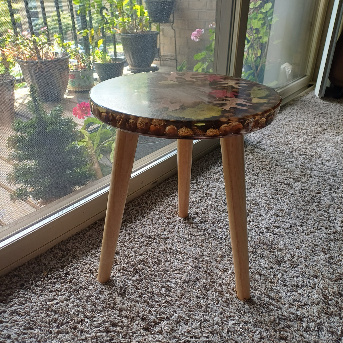 Autumn wreath resin accent table with pressed oak, maple and ginkgo leaves and acorns, marbled resin center